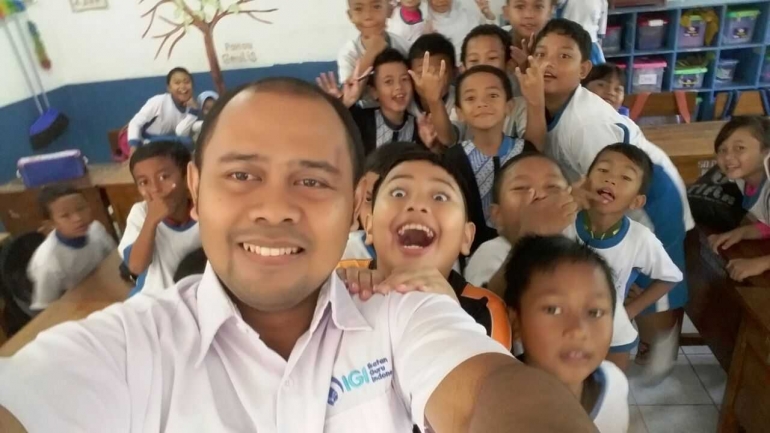 Me and my students (Dokumentasi Pribadi)