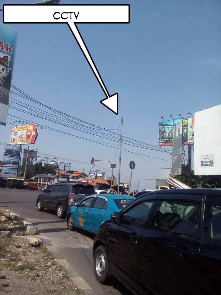 CCTV di pertigaan Jrakah - Semarang (foto : dok.pri)