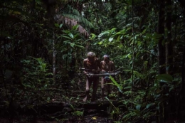 Suku Mentawai telah hidup di hutan hujan tropis selama ribuan tahun. Kredit foto Sergey Ponomarev untuk The New York Times