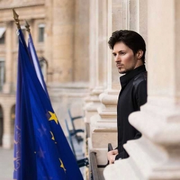 Durov saat di Paris (sumber: www.tribunnews.com)