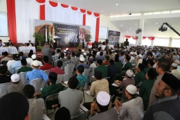 Ratusan santri menghadiri acara peringatan Hari Santri Nasional bersama Pangkostrad Letjen TNI Edy Rahmayadi