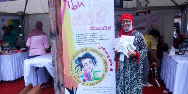 Ibu-ibu Doyan Nulis, Wadah Kreativitas Kaum Hawa (www.ayogitabisa.com).
