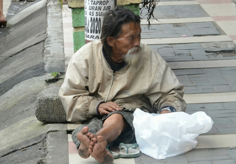 Sabar dan Tabah Jalani Kehidupannya