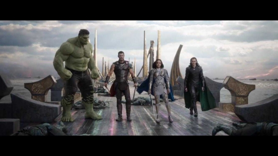 Sosok Loki di sini masih jadi tanda tanya, apakah ia bakal menipu Thor lagi? (sumber:IMDB)