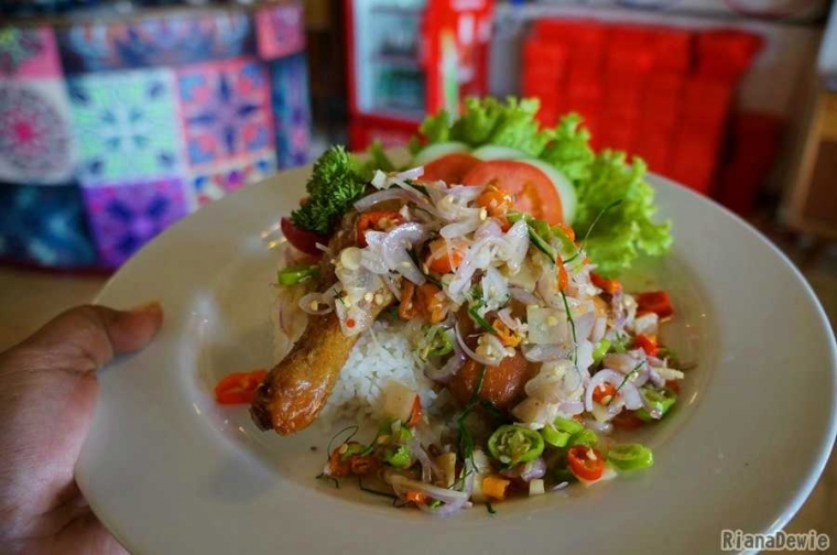 Ayam Sambal Mattah (Dokumentasi pribadi)