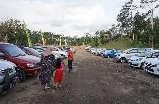 Parkir mobil kampung Indian. Dokumentasi pribadi