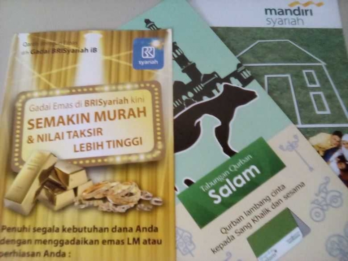 Brosur produk keuangan syariah (Foto:Ko In)