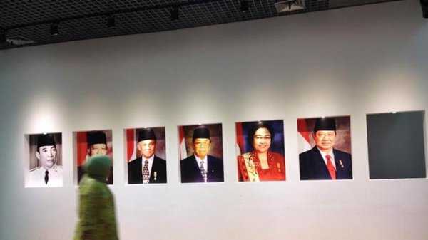 Di bingkai kosong itu pengunjung bisa berfoto sebagai "Presiden ke-7 RI" (Foto: bogor.tribunnews.com)