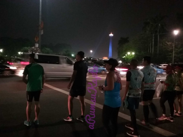 Pelari Mandiri Jakarta Marathon 2017 menuju Monas (Dokpri)