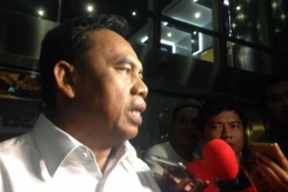 Sekretaris Daerah DKI Jakarta Saefullah usai dimintai keterangan di gedung KPK, Jakarta Selatan, Jumat (27/10/2017).(KOMPAS.com/KRISTIAN ERDIANTO)