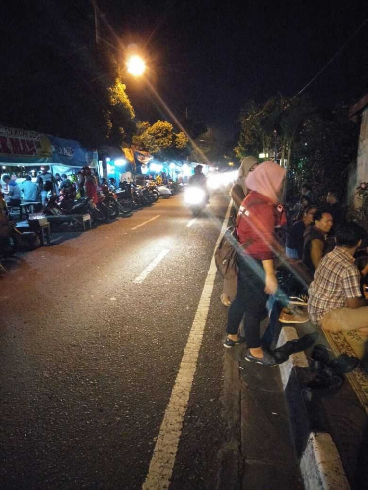 Keadaan angkringan di Jalan Wongsodirjan Yogyakarta