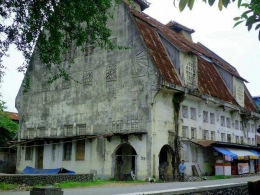 Bangunan Lama peninggalan Belanda di Jl. Btg Arau-Padang. (sumber gbr; fb- Anthoni Chaniago)
