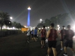 Pelari lokal dan nasional. Laki-laki dan Perempuan. Tua dan Muda ambil bagian dalam event Mandiri Jakarta Marathon (dokpri)