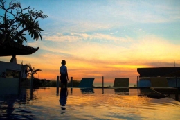 Sunset di Rooftop Langit Bar Best Western Kuta Beach / dap