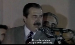 Presiden Raul Alfonsin ketika umumkan kebijakan Austerity Policy. (Foto diambil dari film dok. Memoria del Saqueo.)