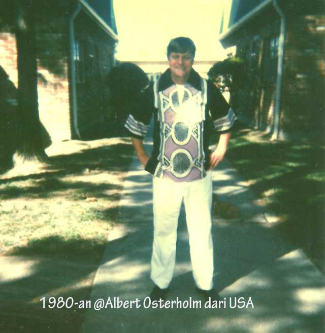 Dokumentasi pribadi Albert Osterholm, dari Lousiana memakai Batik modern Sapto Hudoyo, dariku ......