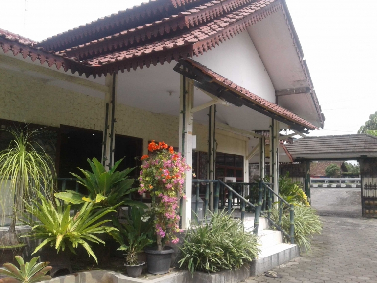 Kantor Pusat Batik Adiningrat