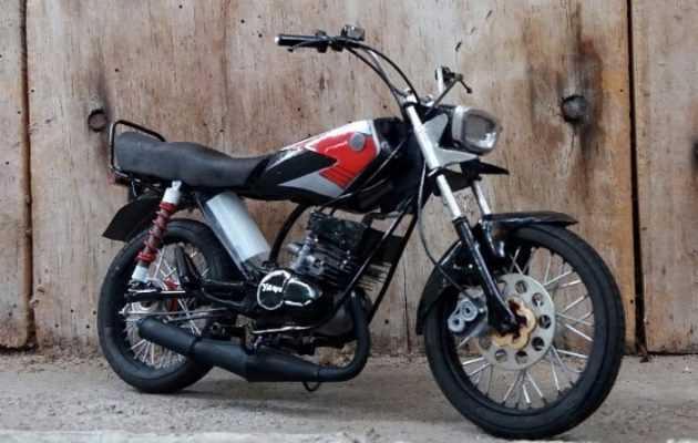 Mengubah Barang Bekas Menjadi Sepeda Motor Lawas oleh Mengubah Barang Bekas Menjadi Sepeda Motor Lawas oleh
