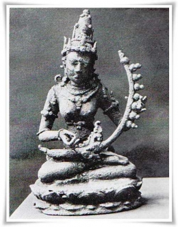 Arca perunggu Saraswati abad ke-10 temuan dari Nganjuk (Foto: Hindu-Javanese Musical Instruments)