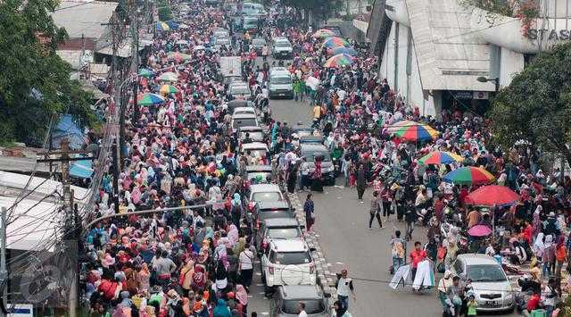 Wajah khas Tanah Abang yang sedang menunggu Bang Anies - Foto: Liputan6.com