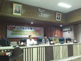 Pemateri dari Ombudsman pusat Ahmad Suadi