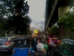 Pemandangan sehari-hari di Jakarta: macet! (foto: widikurniawan)