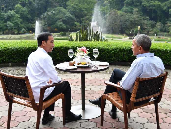 Jokowi ketika menjamu Obama di Grand Garden Cafe(foto koleksi:Presidenri.go.id)