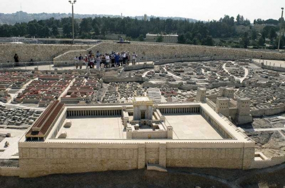 Ilustrasi kota Yerusalem dan Kuil Kedua Temple Mount di Israel Museum, Jerusalem. sumber foto: dreamstime.com