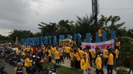 Foto Elemen Masyarakat Protes Slogan Pekanbaru Kota Madani