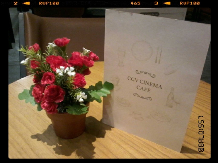Table CGV Cinema Cafe
