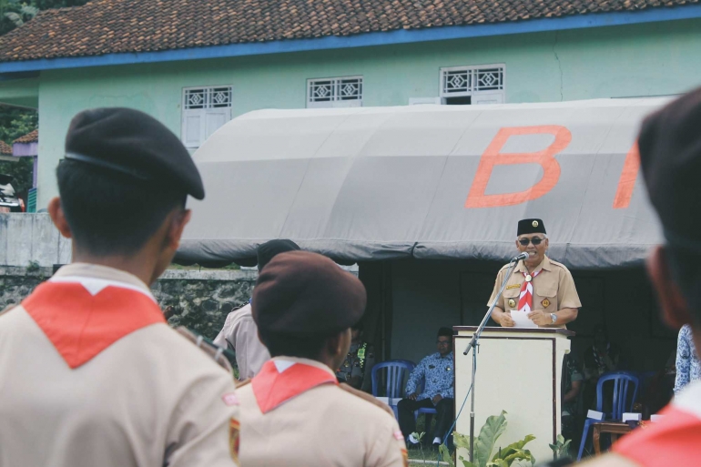 Wakil Bupati Banjarnegara Syamsudin saat memberikan amanat pada pembukaan Perkemahan Saka Pariwisata (17/11).