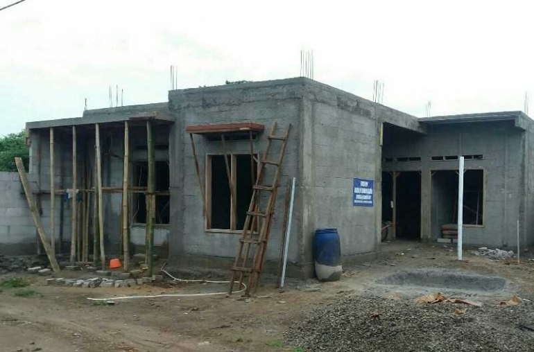 pembangunan rumah singgah baru mencapai 30 persen (foto: Ahmad Rury)