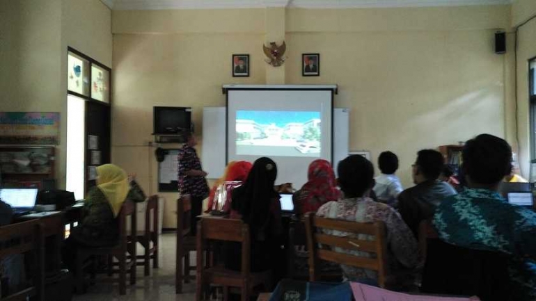 Kegiatan Workshop Evaluasi Diri Sekolah (Dokumen Pribadi)