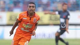 Terens Puhiri saat membela Pusamania Borneo FC (liga-indonesia.id)