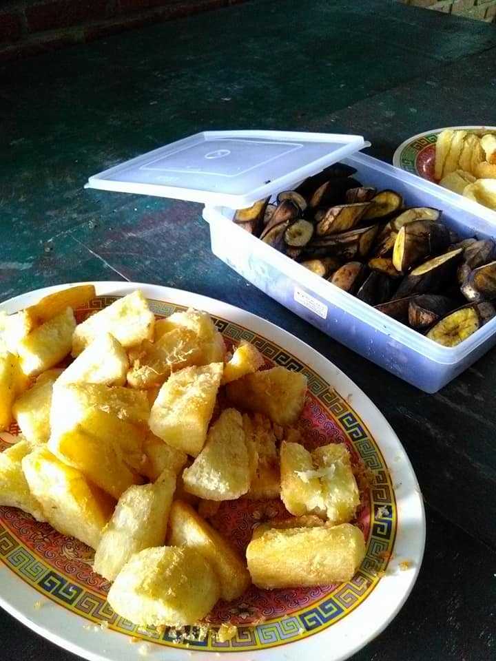 cemilan singkong dan pisang rebus (dok.pri)