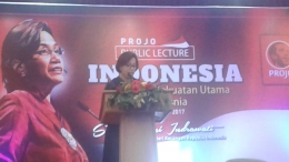 Menkeu, Sri Mulyani memberikan kuliah umum kepada relawan pendukung Presiden Joko Widodo (Projo)