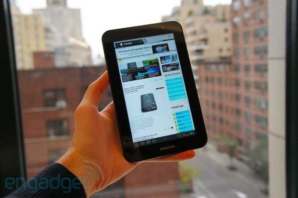 Samsung Galaxy Tab pertama. Foto: Engadget
