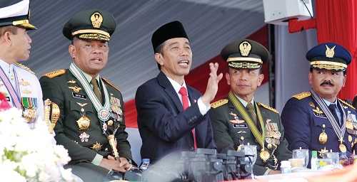 Presiden Jokowi Bersama Panglima, KSAD, KSAU, KSAL