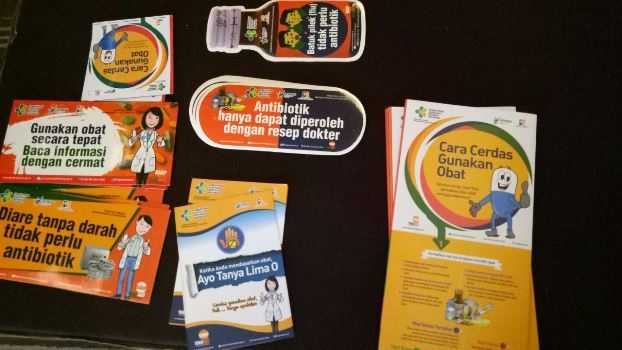brosur sticker gunakan obat secara tepat dan cermat (Foto:Wardah)