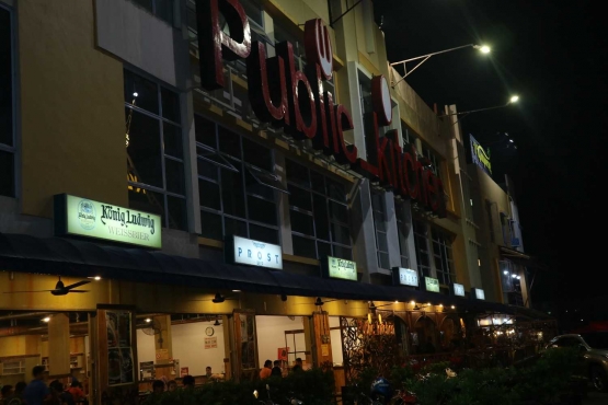 Bila malas makan diudara terbuka, dapat memilih yang di dalam ruangan. | Dokumentasi Pribadi