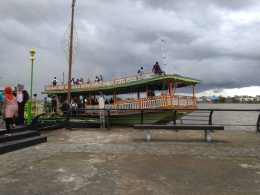 Menyusuri Sungai Kapuas dengan Kapal