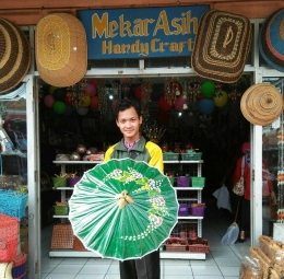 Payung Geulis, salah satu maskot kerajinan Tasikmalaya