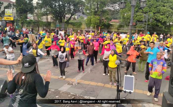 Yuk ah, senam Zumba!