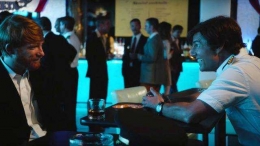 Adegan dimana Barry Seal direkrut Schafer (CIA) dalam Film American Made | Empire