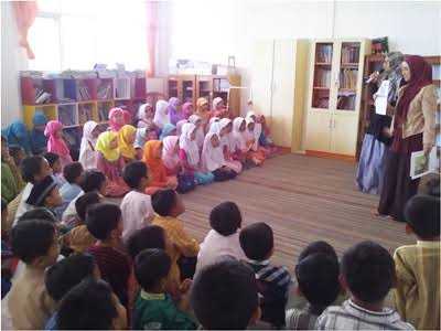 Rumah Zakat : Ilustrasi anak-anak menyimak yang disampaikan oleh guru-guru