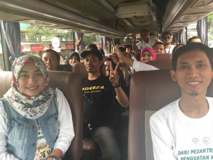 Suasana di dalam bus (dok : mbak dewi)