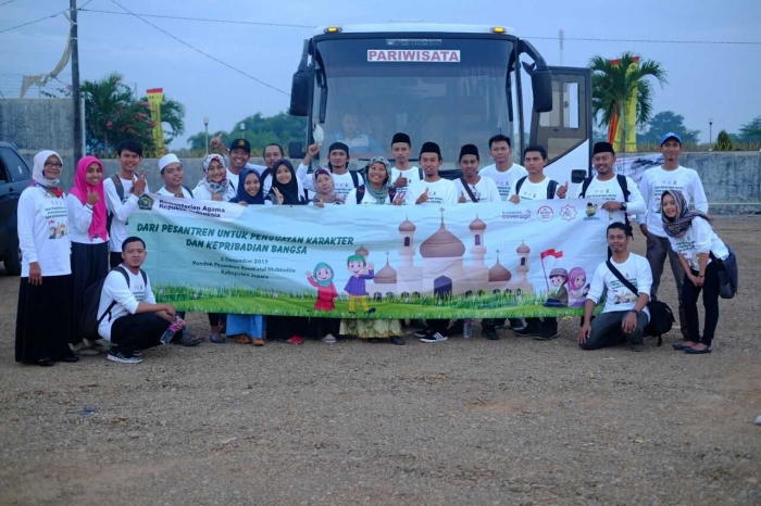 Foto bersama sebelum kembali ke Semarang