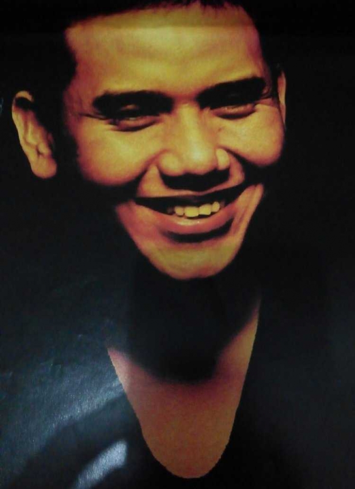 Vokalis pemalu yang warna vokalnya khas (repro dari gambar di Hai Klip)
