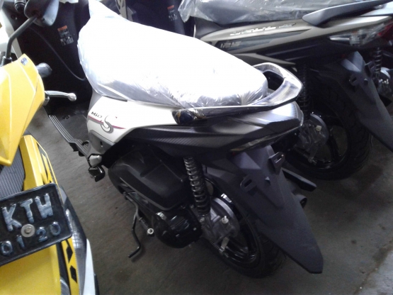 mio s juga sudah memakai ban tubles bertapak besar sehingga laju motor stabil (sumber: dokumentasi pribadi)