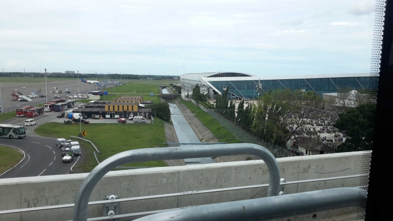 Pemandangan dari jendela kalayang sebelum masuk terminal 3 (dok pri)